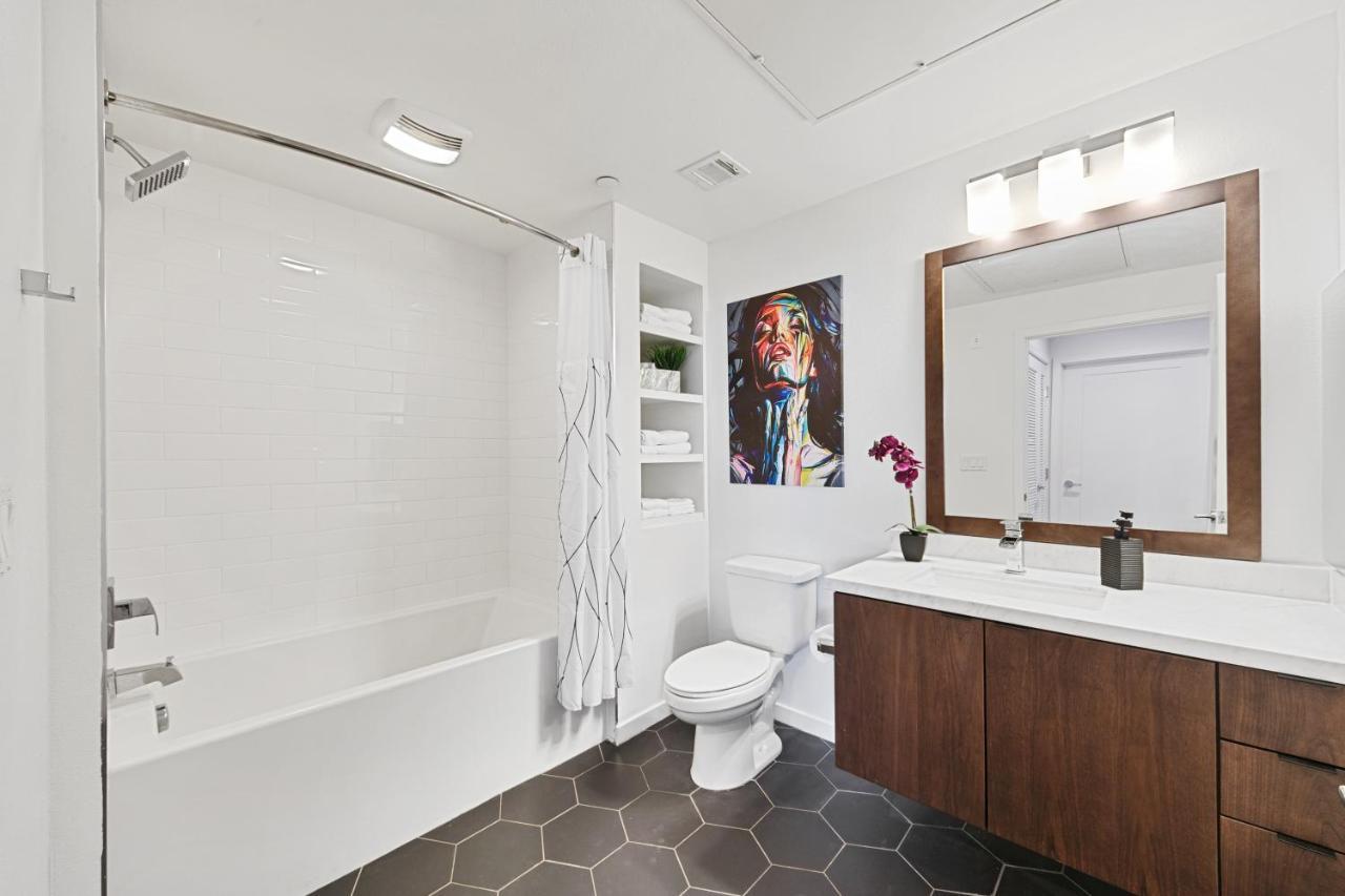 Fairfax District Chic City Oasis 2 Bedroom Apt With Den 136 Лос Анджелис Екстериор снимка