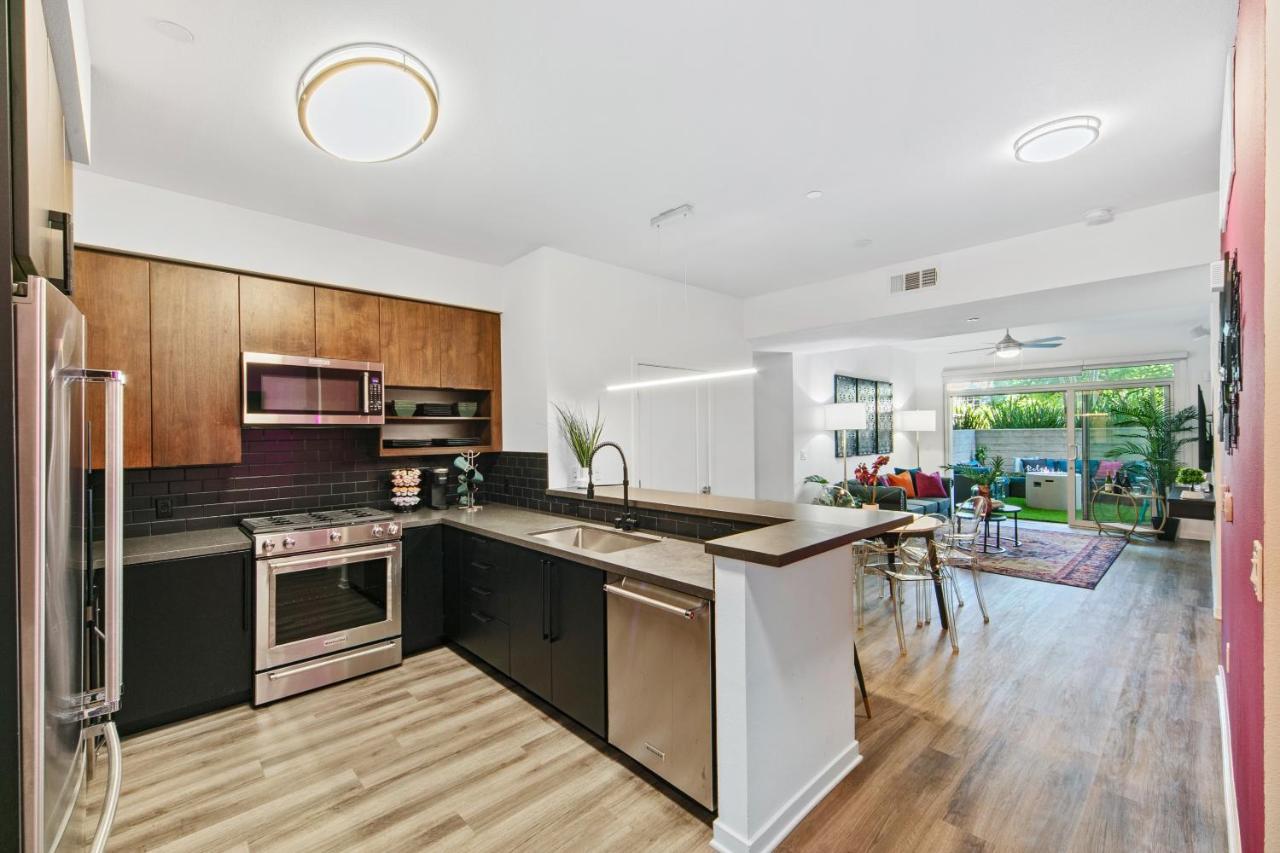 Fairfax District Chic City Oasis 2 Bedroom Apt With Den 136 Лос Анджелис Екстериор снимка