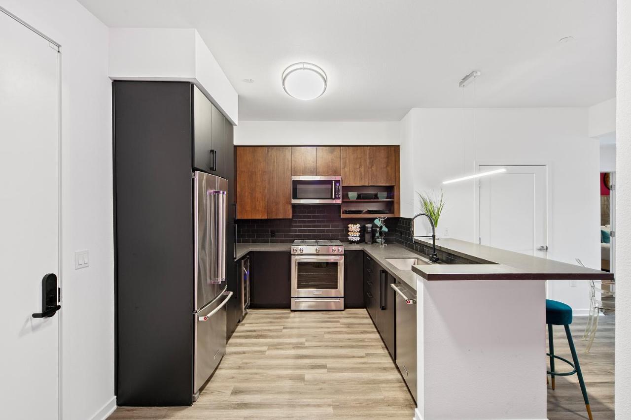Fairfax District Chic City Oasis 2 Bedroom Apt With Den 136 Лос Анджелис Екстериор снимка