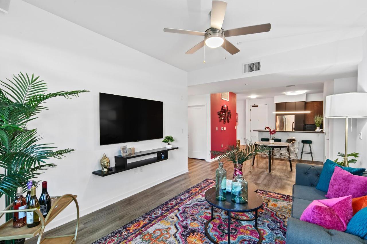 Fairfax District Chic City Oasis 2 Bedroom Apt With Den 136 Лос Анджелис Екстериор снимка