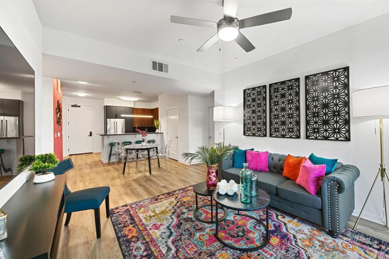 Fairfax District Chic City Oasis 2 Bedroom Apt With Den 136 Лос Анджелис Екстериор снимка