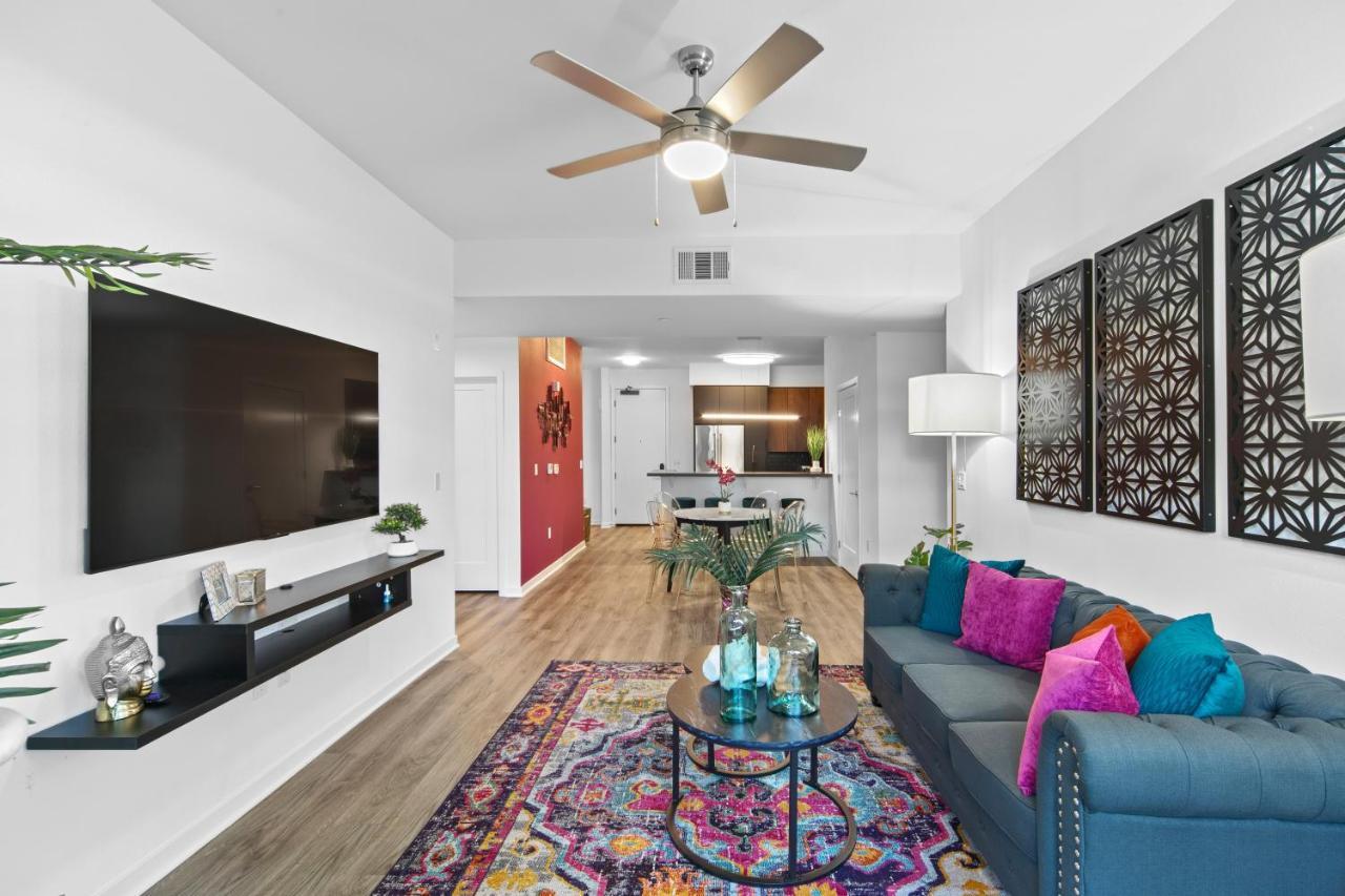 Fairfax District Chic City Oasis 2 Bedroom Apt With Den 136 Лос Анджелис Екстериор снимка