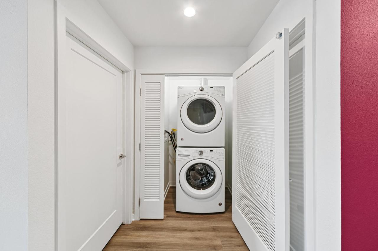 Fairfax District Chic City Oasis 2 Bedroom Apt With Den 136 Лос Анджелис Екстериор снимка