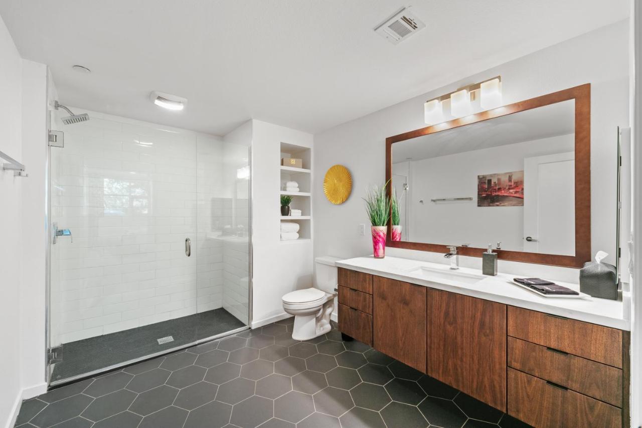 Fairfax District Chic City Oasis 2 Bedroom Apt With Den 136 Лос Анджелис Екстериор снимка