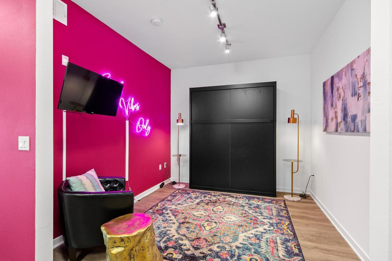 Fairfax District Chic City Oasis 2 Bedroom Apt With Den 136 Лос Анджелис Екстериор снимка