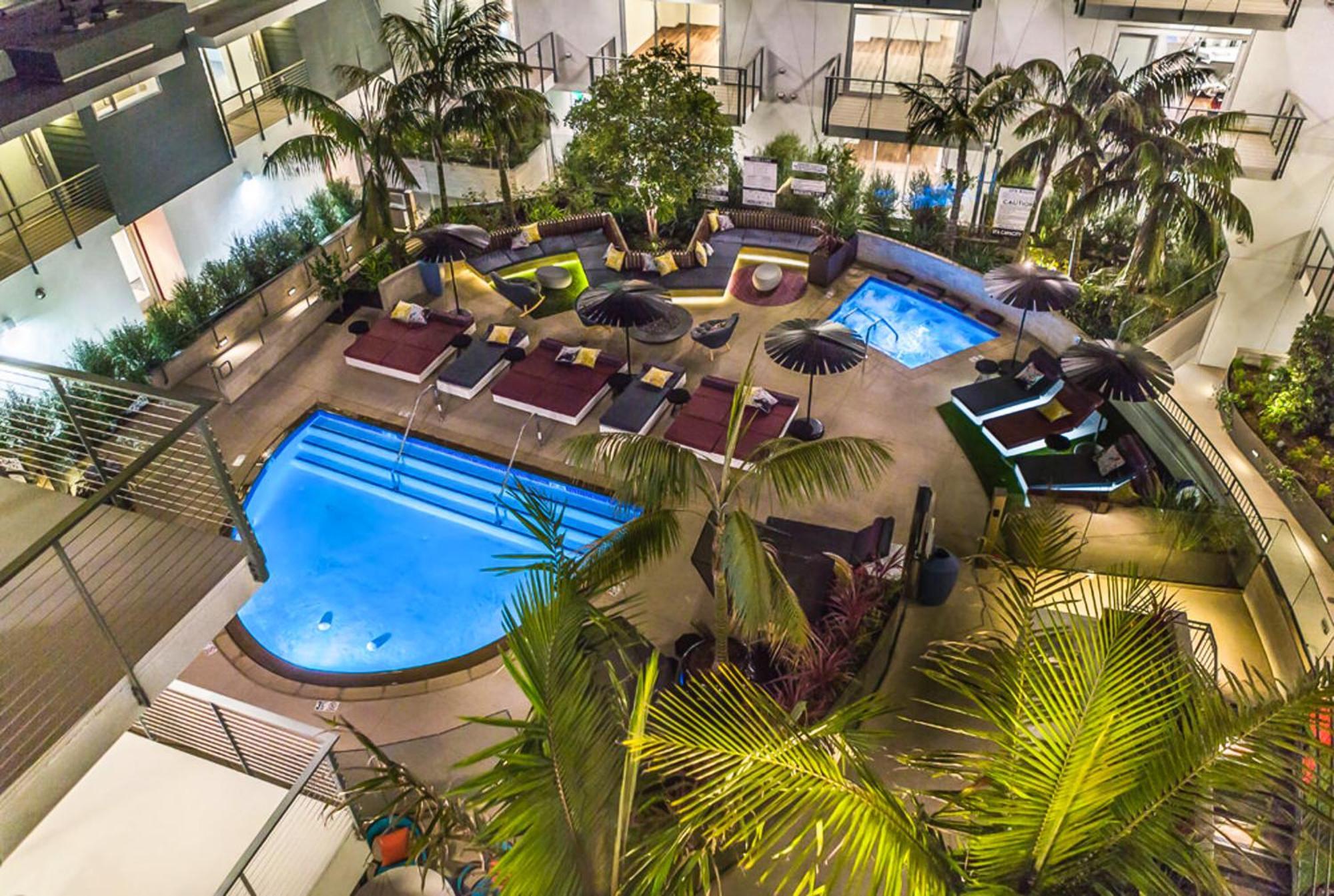 Fairfax District Chic City Oasis 2 Bedroom Apt With Den 136 Лос Анджелис Екстериор снимка